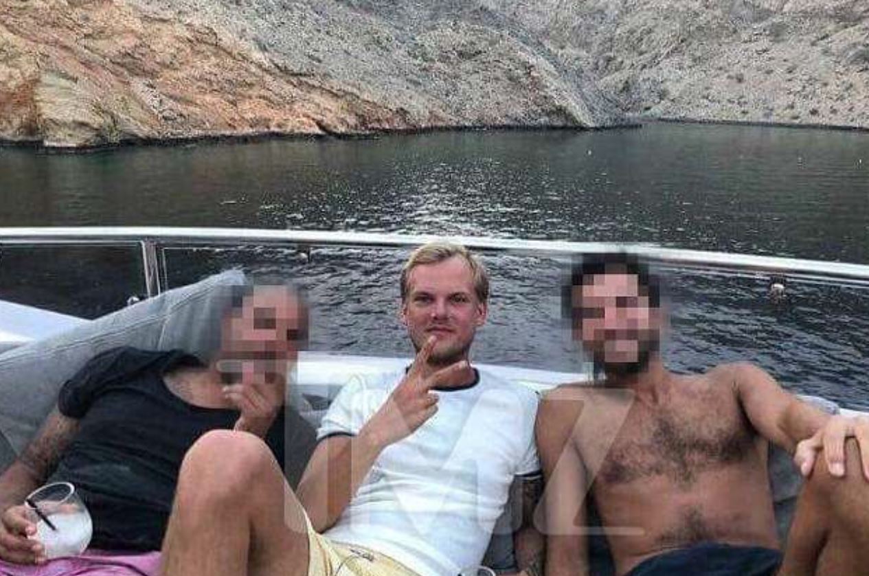 Oman: Avicii poses with cocktail on yacht in photo taken a day before his death